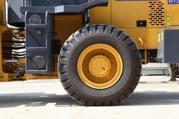 รถตักใหม่ขนาด 1.8-3 คิวยี่ห้อ WORLD W136 แกร่งเหนือใคร ราคาสุดคุ้ม คุณภาพที่เราคัดสรรมาอย่างดี รับประกันให้ 1 ปีพร้อมเปลี่ยนถ่านน้ำมันเครื่องให้ 2 ครั้ง รถตักใหม่ขนาด 1.8-3 คิวยี่ห้อ WORLD W136 แกร่งเหนือใคร ราคาสุดคุ้ม คุณภาพที่เราคัดสรรมาอย่างดี รับประกันให้ 1 ปีพร้อมเปลี่ยนถ่านน้ำมันเครื่องให้ 2 ครั้ง