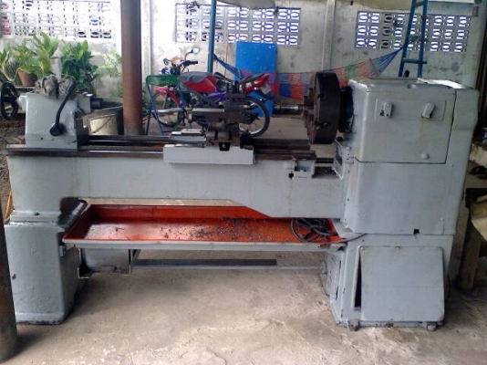 แท่นกลึง 6 ฟุต  3 เพลา เกียร์บล็อก พร้อมใช้ 80,000