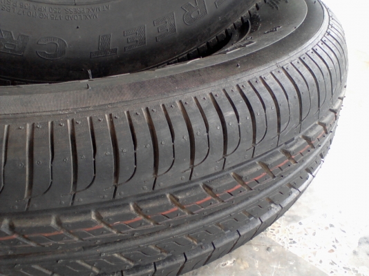 ขายยาง เปอร์เซนต์ 175/70r13 มีคู่เดียว ยางปี 2012 ขายถูกๆ ขายยาง เปอร์เซนต์ 175/70r13 มีคู่เดียว ยางปี 2012 ขายถูกๆ