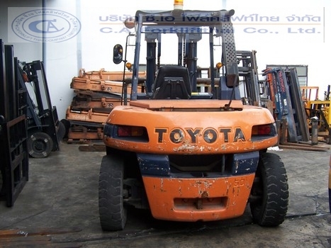 ขาย รถโฟล์คลิฟท์ TOYOTA รุ่น 5-FD70