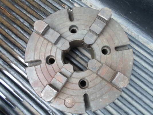 หัวจับแท่นกลึง 4 จับ ขนาด 12 นิ้ว สภาพสวย แน่น พร้อมใช้ 4,000