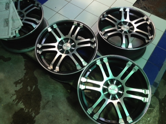 ล้อแม็ก 17" 4รู ใส่ได้ทั้ง 100/114