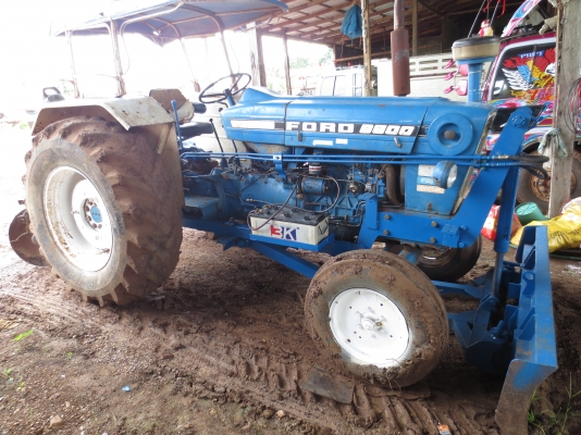 ขายฟอร์ด6600 เสื้อลาย ขายถูก ทะเบียนพร้อมโอน