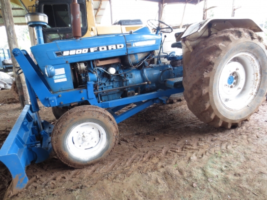 ขายฟอร์ด6600 เสื้อลาย ขายถูก ทะเบียนพร้อมโอน