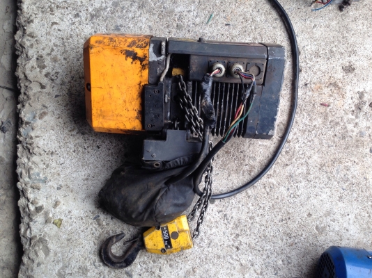 ขายรอกไฟฟ้า KONE 500 kg. 380 V สภาพสวย ใช้งานได้ ขาดรีโมทกับตะขอเกี่ยวครับ