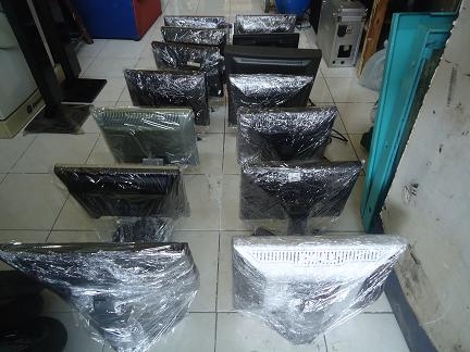 ขายเหมาจอคอมพิวเตอร์สภาพใช้งานได้ 12000 บาท