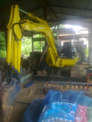 ต้องการขายด่วน pc40-6 รถสวยมาก พร้อมใช้เอกสารอินวอย