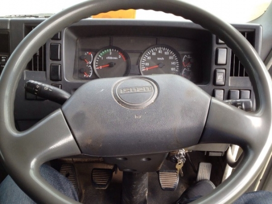 รถบรรทุก 6 ล้อ หัวลาก ยี่ห้อ ISUZU GVR 300 แรงม้า