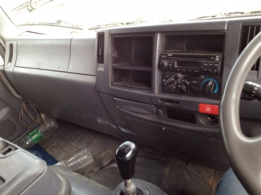 รถบรรทุก 6 ล้อ หัวลาก ยี่ห้อ ISUZU GVR 300 แรงม้า