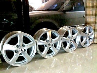 แม็กซ์ 15นิ้ว 5รู114.3 เดิมๆทนทานใส่ได้หลายรุ่นครับ