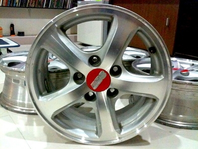 แม็กซ์ 15นิ้ว 5รู114.3 เดิมๆทนทานใส่ได้หลายรุ่นครับ แม็กซ์ 15นิ้ว 5รู114.3 เดิมๆทนทานใส่ได้หลายรุ่นครับ