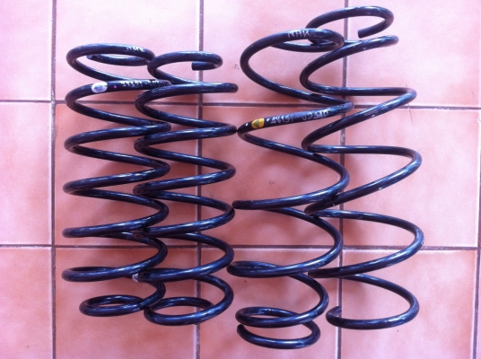 ธารนนทบุรี//ขายสปริงโช๊ค เดิมๆyaris year2006 at ราคา 2,000บาท(พร้อมจัดส่ง)