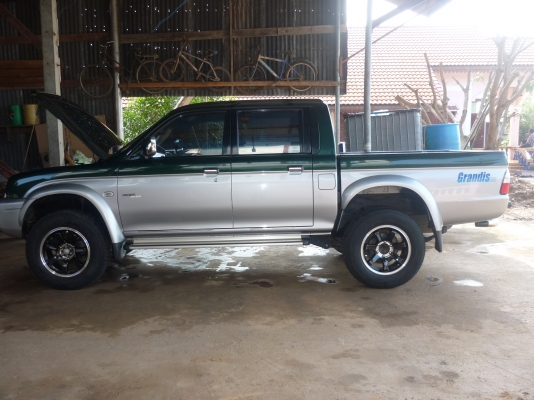 ขายด่วน Mitsubishi Strada Four 4X4 รุ่นท็อปสภาพดี รถบ้าน *** ปรับราคาใหม่ 350,000 บาท ***