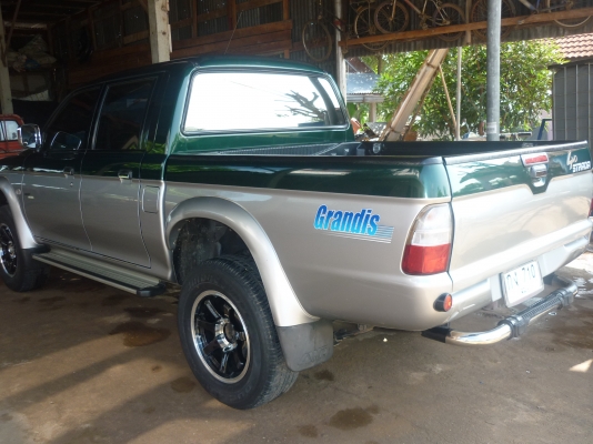 ขายด่วน Mitsubishi Strada Four 4X4 รุ่นท็อปสภาพดี รถบ้าน *** ปรับราคาใหม่ 350,000 บาท ***