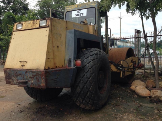 ขายรถบด โบแมค (BOMAG) รุ่น BW217D 12.500 กก. 2 เพลา
