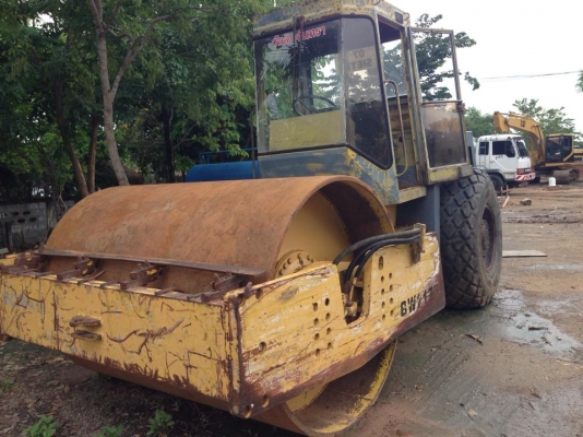 ขายรถบด โบแมค (BOMAG) รุ่น BW217D 12.500 กก. 2 เพลา