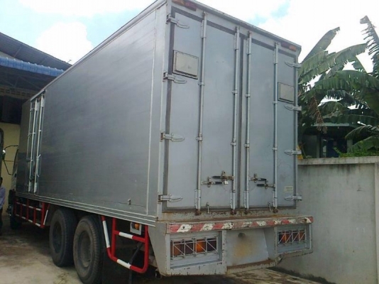 รถอีซูซุ 10 ล้อ  ตู้แห้ง FVM  230 แรงม้า ปี 50  สนใจติดต่อ 081 - 6079515