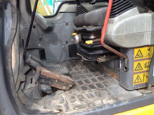 ขายรถแบคโฮ KOMATSU PC160-6K ระบบไฟฟ้าเต็ม มีVDOครับ รถนอกนำเข้าสภาพสวย สนใจติดต่อ 081-2990958