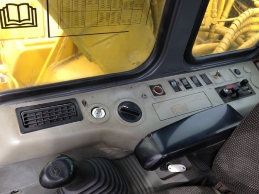 ขายรถแบคโฮ KOMATSU PC160-6K ระบบไฟฟ้าเต็ม มีVDOครับ รถนอกนำเข้าสภาพสวย สนใจติดต่อ 081-2990958