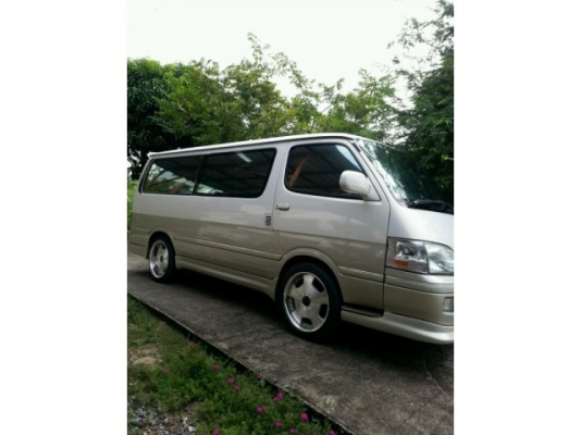 แกรนด์วากอน ปี04 นำเข้าโดย บ.โตโยต้า ท๊อปสุด เอบีเอส ประตูดูด คอยสปริง เบาะหนังแท้ แก๊สหัวฉีด แต่งสวย