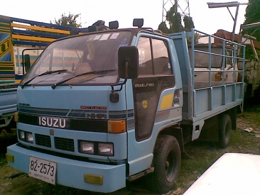 ขาย4ล้ออีซูซุ NKR เกียร์สั้น รถออกห้างแท้ๆ เครื่อง 88แรง ฝาขาว รถใช้งานได้ปกติ