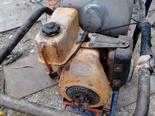 ขายเครื่องตบพื้นแบบกระโดดROBIN รุ่นEC10 JAPANใช้ตบพื้นอัดดินและทรายรอบบ้านให้แน่ขายราคาไม่แพงราคา5,000บาทรุ่นนี้ที่อื่นขาย9,000-15,000บาท ขายเครื่องตบพื้นแบบกระโดดROBIN รุ่นEC10 JAPANใช้ตบพื้นอัดดินและทรายรอบบ้านให้แน่ขายราคาไม่แพงราคา5,000บาทรุ่นนี้ที่อื่นขาย9,000-15,000บาท