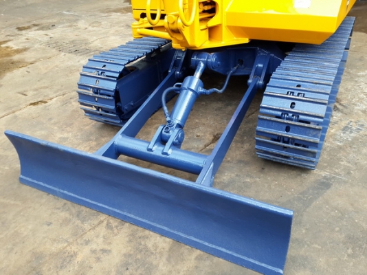 ขาย รถขุด KOMATSU รุ่น PC30-5- มือสองญี่ปุ่น