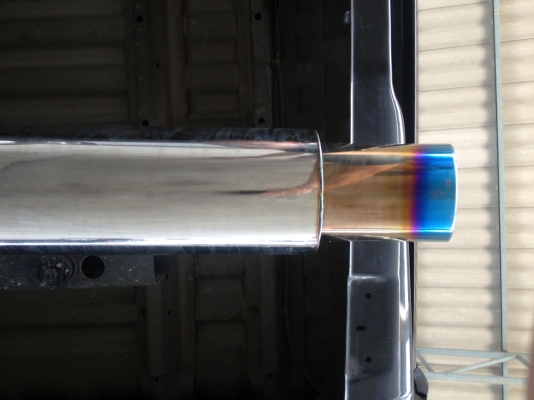 ขายปลายท่อปลายรุ้งสวยๆพึ่งใส่มาได้ไม่นาน ไส้ตรง มีไซเลนเซอร์ ขายปลายท่อปลายรุ้งสวยๆพึ่งใส่มาได้ไม่นาน ไส้ตรง มีไซเลนเซอร์