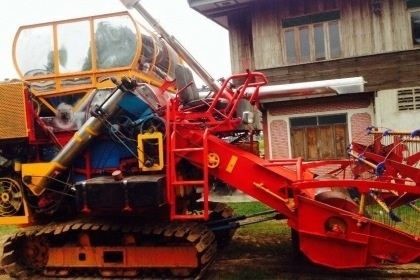 ขายด่วน รถเกี่ยวข้าวเกษตรพัฒนา รุ่นไอ้หนุ่มไวไฟ สวยจัดทั้งคันพร้อมทำงานได้เลย เครื่องยนต์ 195 HP เทอร์โบ ISUZU 6HE1 TURBO อุ้ม 2.5 ตันสภาพดีมาก ปั๊มไดกิ้นเบอร์ 23 ช่วงล่าง 10HT สภาพเต็มดีพร้อมใช้งาน ราคาต่อรองได้ครับ