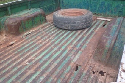 NISSAN BIG M - TD25 เครื่องฝาขาว เครื่องแห้งแรงดี ภายในเก๋งคอนโซลครบ กระบะมีผุ ช่วงล่างคัชซีมีผุมีดามแต่พร้อมใช้งานครับ ยางสภาพดี 4 เส้นประมาณ 60\% พร้อมใช้งานได้เลย เอกสารทะเบียนครบพร้อมโอน ราคาต่อรองได้ครับ