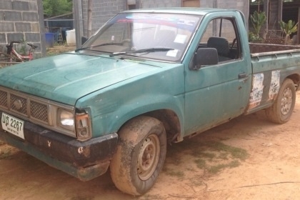 NISSAN BIG M - TD25 เครื่องฝาขาว เครื่องแห้งแรงดี ภายในเก๋งคอนโซลครบ กระบะมีผุ ช่วงล่างคัชซีมีผุมีดามแต่พร้อมใช้งานครับ ยางสภาพดี 4 เส้นประมาณ 60\% พร้อมใช้งานได้เลย เอกสารทะเบียนครบพร้อมโอน ราคาต่อรองได้ครับ