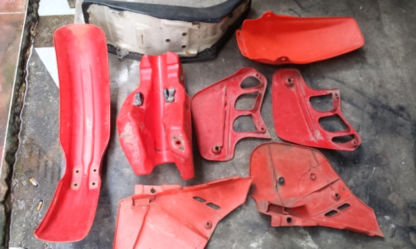 ขายชุดสีcr125ราคา3900บาท