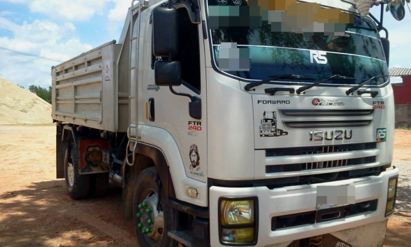 ISUZU FTR  ติดต่อปารวี  โทร 0839686255