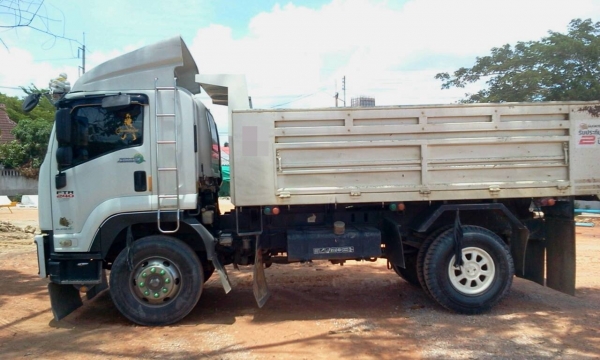 ISUZU FTR  ติดต่อปารวี  โทร 0839686255