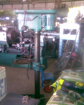 สว่านแท่นตัวใหญ่