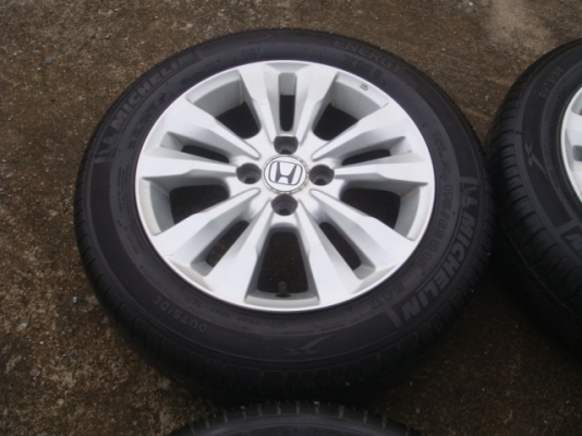 ขายล้อแม็ก CITY 15 + ยาง ขาย 7800 คับ ขายล้อแม็ก CITY 15 + ยาง ขาย 7800 คับ