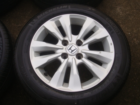 ขายล้อแม็ก CITY 15 + ยาง ขาย 7800 คับ ขายล้อแม็ก CITY 15 + ยาง ขาย 7800 คับ