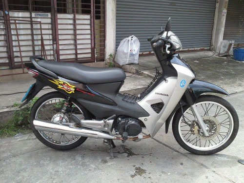 ขายด่วน wave z ubox ปี 49 สีเทา ดำ รถสวยมาก เดิมๆ ตั้งขายได้เลย ชุดสีสวย เครื่องแน่น ไม่หลวม ไม่มีควัน เอกสารครบถ้วน ขายด่วน wave z ubox ปี 49 สีเทา ดำ รถสวยมาก เดิมๆ ตั้งขายได้เลย ชุดสีสวย เครื่องแน่น ไม่หลวม ไม่มีควัน เอกสารครบถ้วน