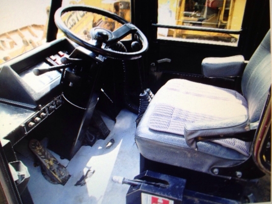 ขายรถตักล้อยาง TCM 830-2 (S11-03192) 4,212 ชม.