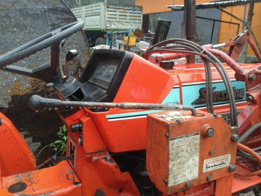 ขายรถไถ KUBOTA L1-205 พร้อมชุดตัก พวงมาลัยพาวเวอร์เบาแรง