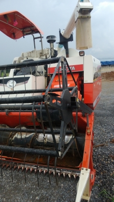 จองวันนี้ลดทันที่ 40,000 บาท มี VDO รถเกี่ยวข้าว KUBOTA DC68 ชั่วโมงน้อย 9xx ชั่วโมงเท่านั้น แทรกใหม่