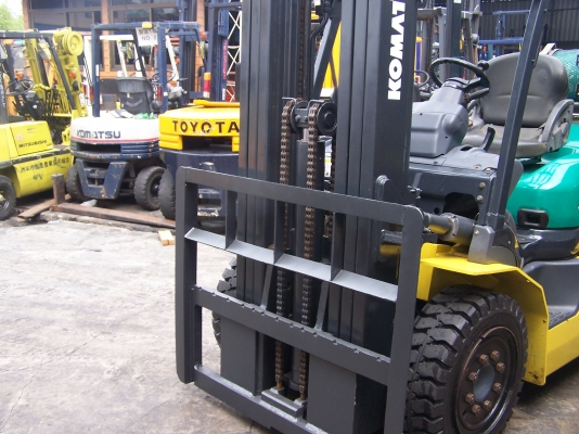 ขาย รถโฟล์คลิฟท์ KOMATSU รุ่น FG35NT-10