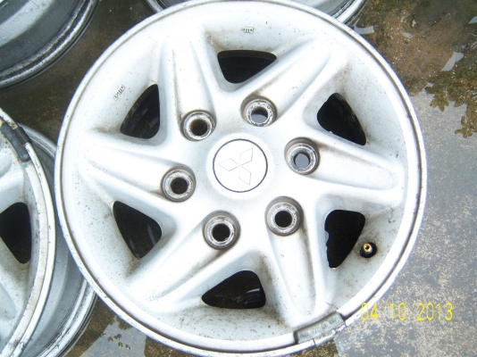 แม็กมิตซู ขอบ 14  สตราด้า