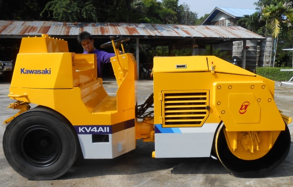ขายรถบด  KAWASAKI  KV 4A-2  รถบดขนาด 4 ตัน