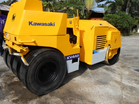 ขายรถบด  KAWASAKI  KV 4A-2  รถบดขนาด 4 ตัน