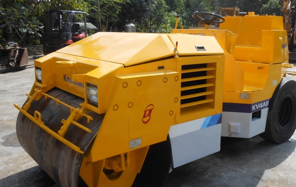 ขายรถบด  KAWASAKI  KV 4A-2  รถบดขนาด 4 ตัน