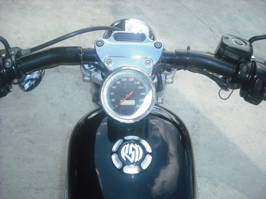 ขายสปอร์ตสเตอร์xl1200cพร้อมทะเบียนราคา430,000บาท