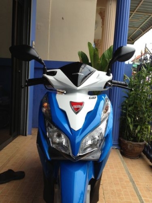 HONDA CLICK 125Iรถปี2012วิ่ง7xxxโลตัวใหม่ล่าสุดสวยๆมีเล่มพร้อมโอน