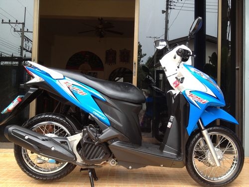 HONDA CLICK 125Iรถปี2012วิ่ง7xxxโลตัวใหม่ล่าสุดสวยๆมีเล่มพร้อมโอน