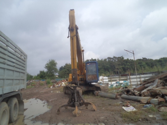 KOMUTSU PC 200 HP รุ่น 3  มือขยุ้ม เครื่องเดิม สภาพพร้อมใช้งาน ราคา 690000